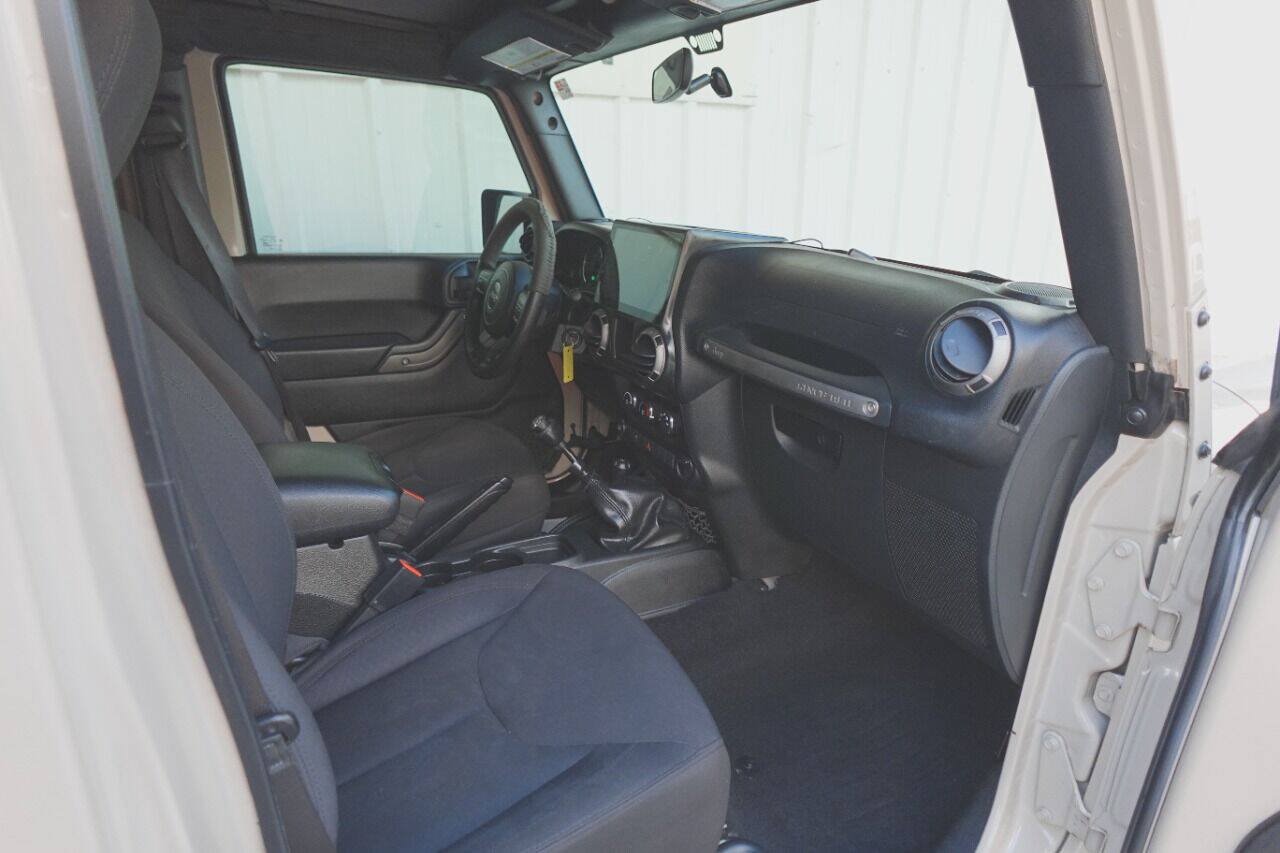 Used 2016 Jeep Wrangler Unlimited Sport w/ Trailer Tow Group AWD/4WD image 26