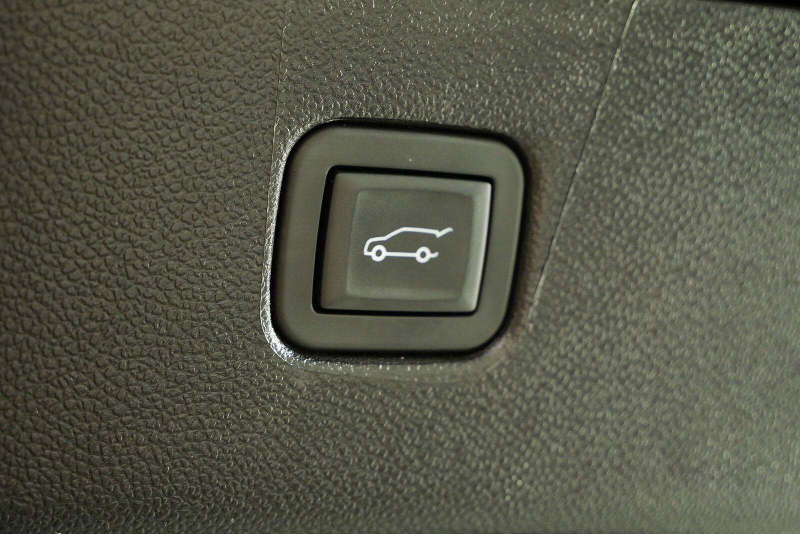 Certified 2024 Chevrolet Blazer LT w/ Convenience Package FWD image 31