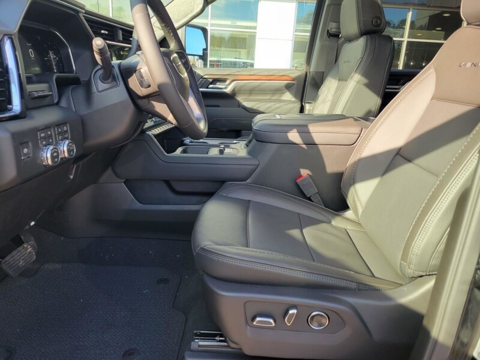 New 2026 GMC Sierra 3500 Denali w/ Denali Reserve Package image 19