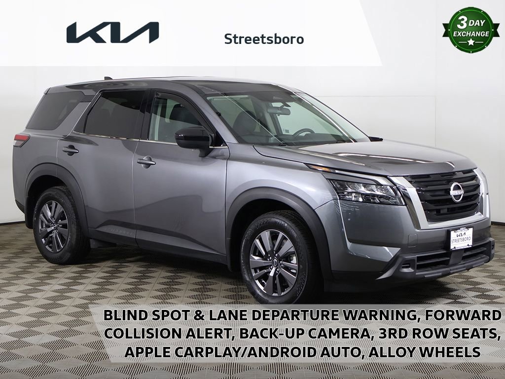 Used 2023 Nissan Pathfinder S image 1