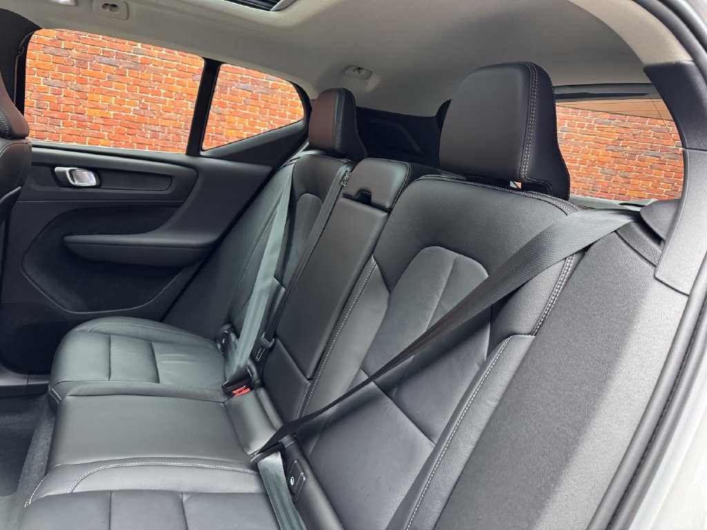 Used 2023 Volvo XC40 B5 Plus AWD/4WD image 27