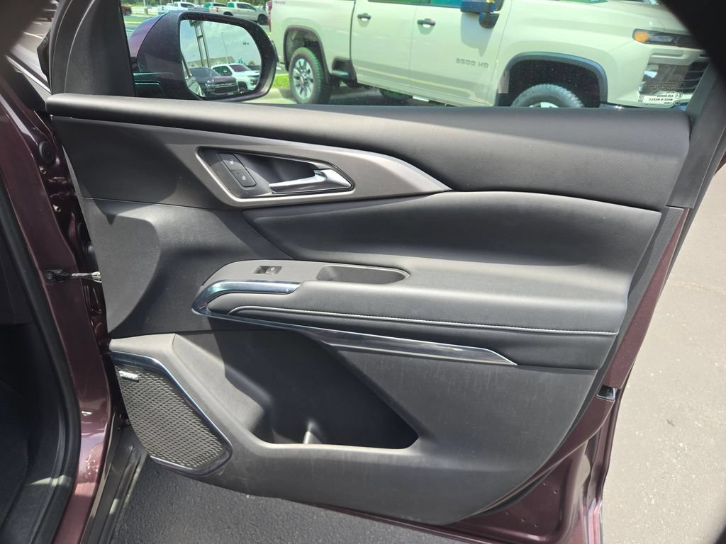 Used 2024 Chevrolet Traverse LT w/ Enhanced Driving Package FWD image 21