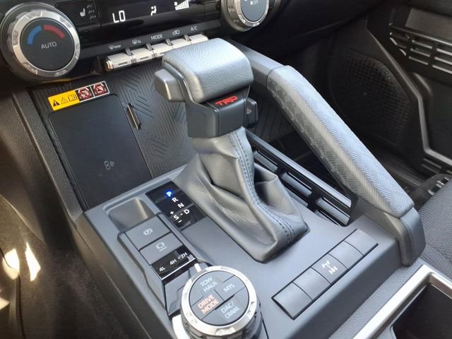 Used 2025 Toyota 4Runner TRD Off-Road AWD/4WD image 17