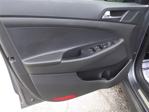 Used 2016 Hyundai Tucson Limited image 10