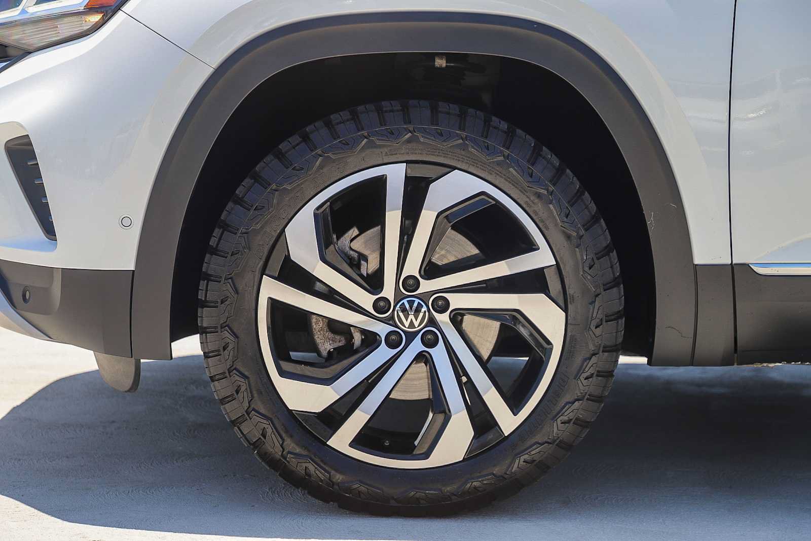 Used 2021 Volkswagen Atlas SEL Premium AWD/4WD image 11