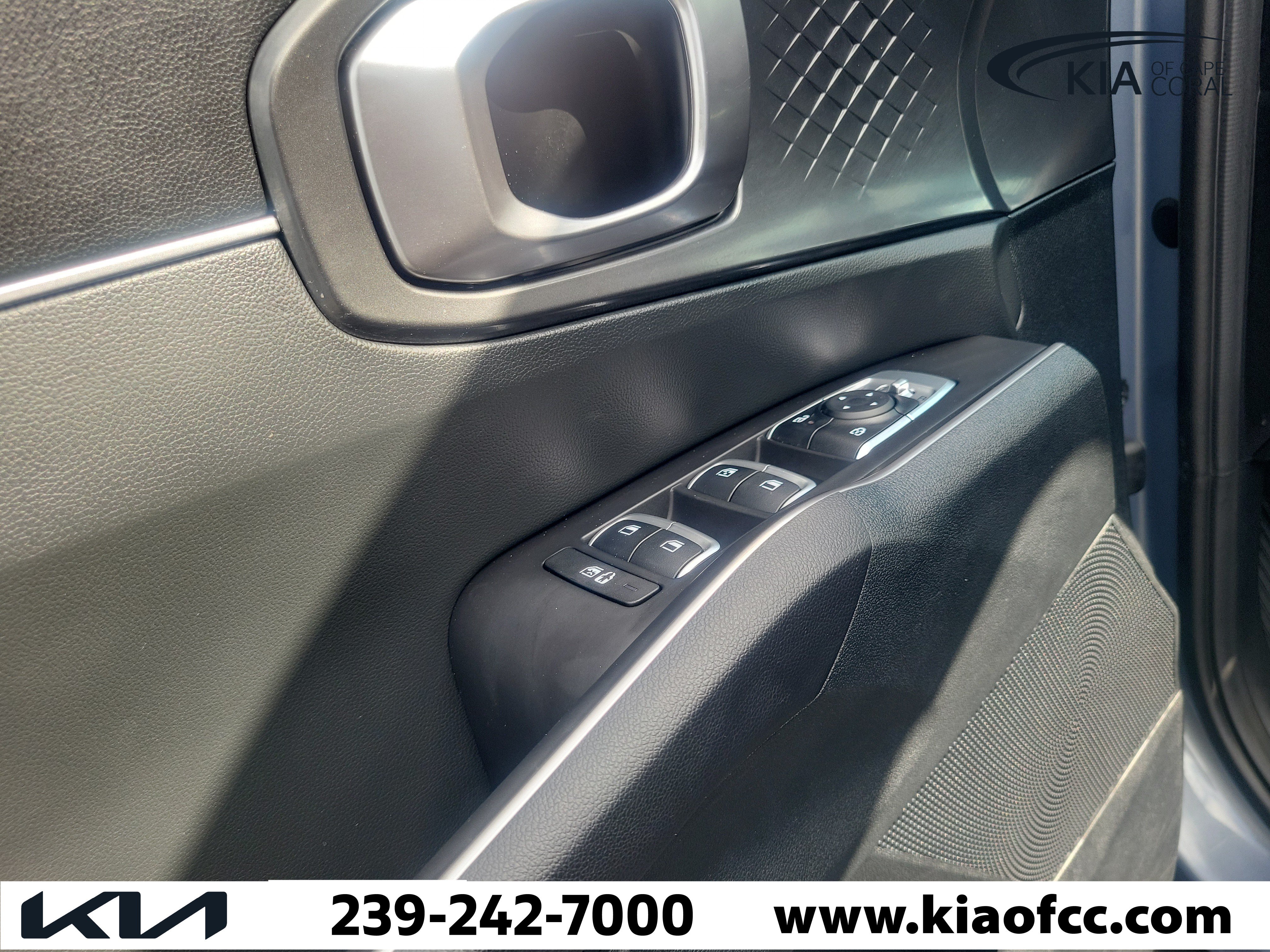 Certified 2025 Kia Sorento S w/ Panoramic Sunroof Package FWD image 23