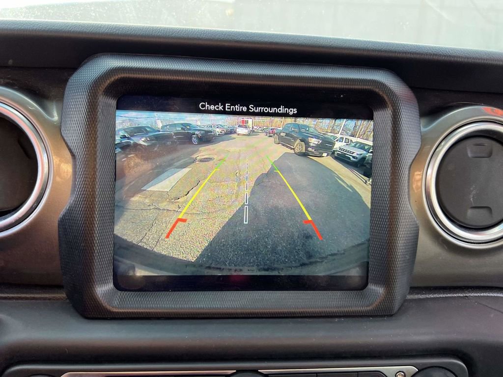 Certified 2018 Jeep Wrangler Unlimited Sahara image 34