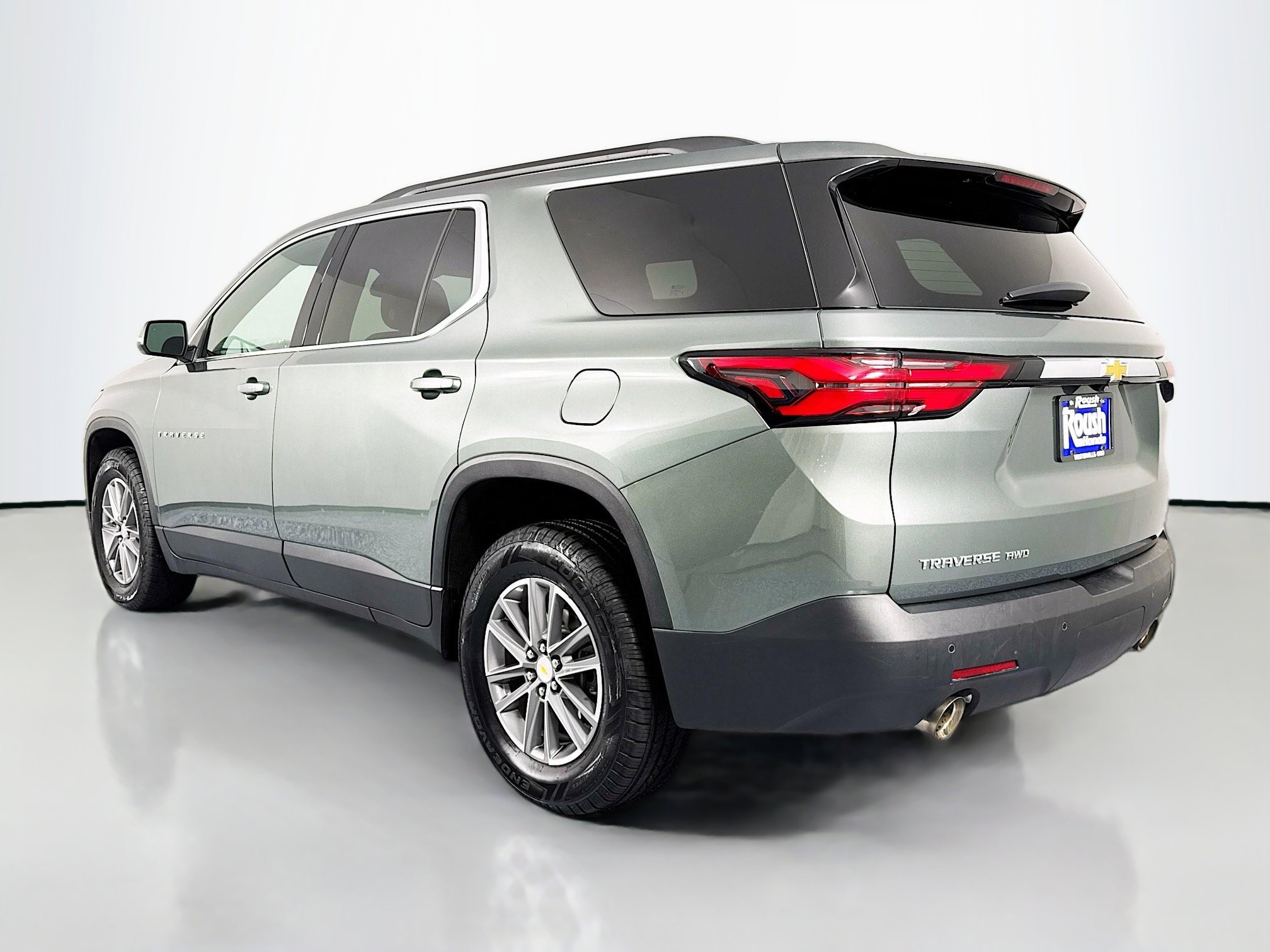 Used 2023 Chevrolet Traverse LT image 7