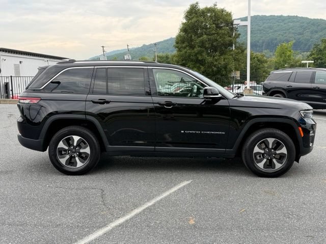 Used 2022 Jeep Grand Cherokee Limited 4xe w/ Luxury Tech Group II AWD/4WD image 15