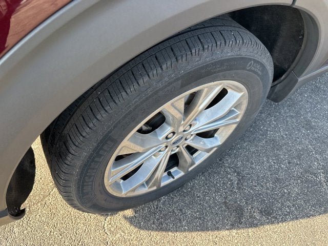 Certified 2022 Ford Explorer Limited w/ Equipment Group 301A AWD/4WD image 15