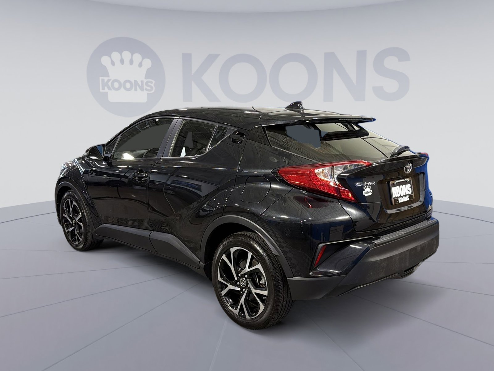 Used 2019 Toyota C-HR XLE image 4