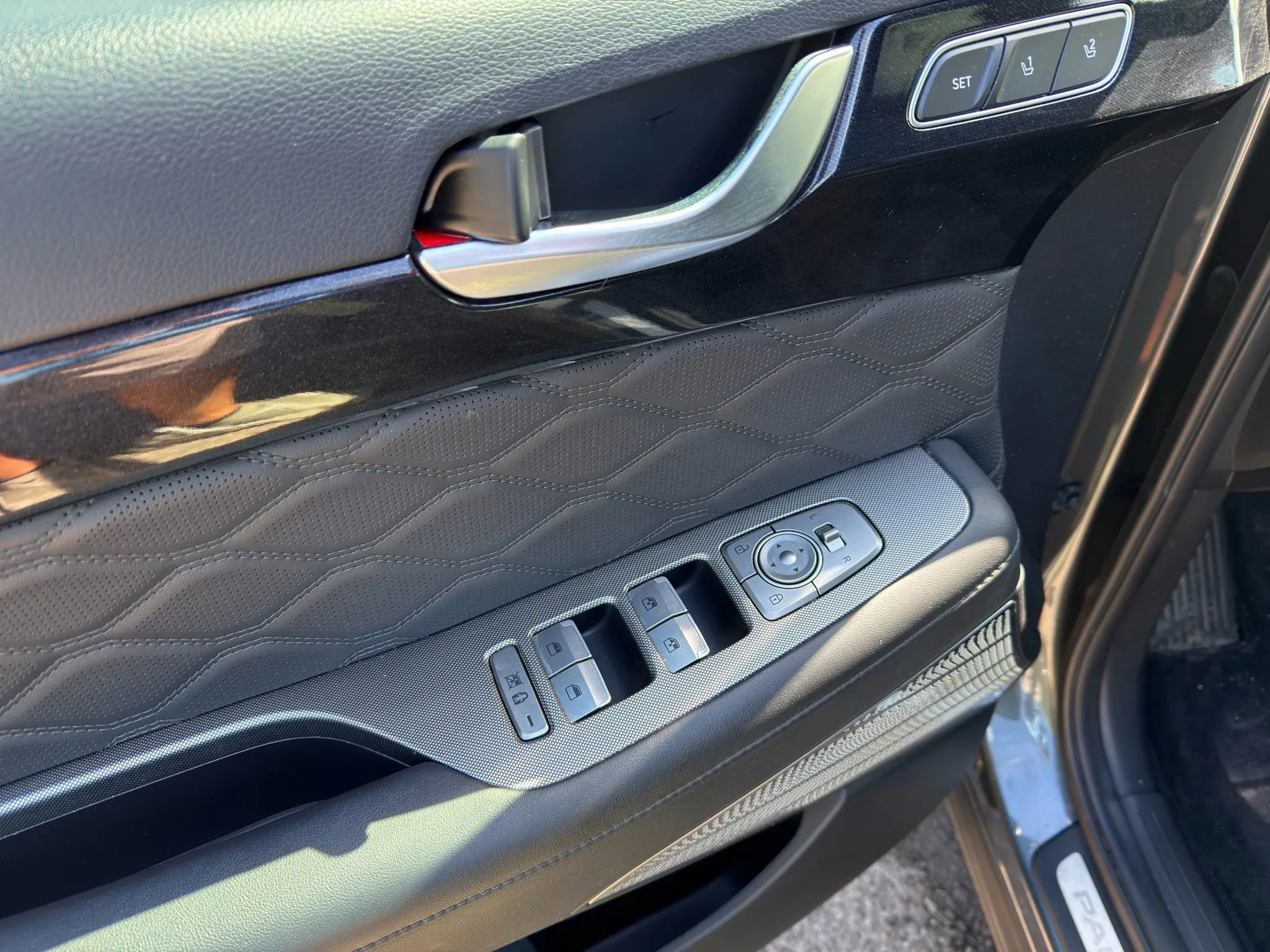 Used 2022 Hyundai Palisade Calligraphy image 39