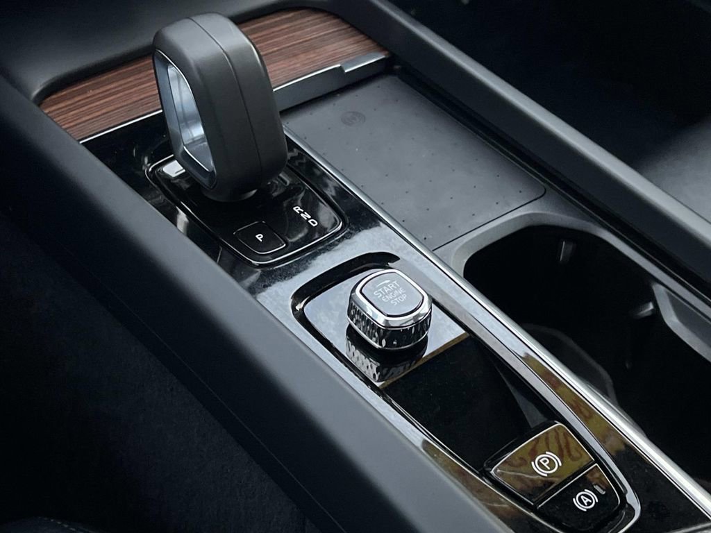 Used 2022 Volvo S60 B5 Momentum image 20