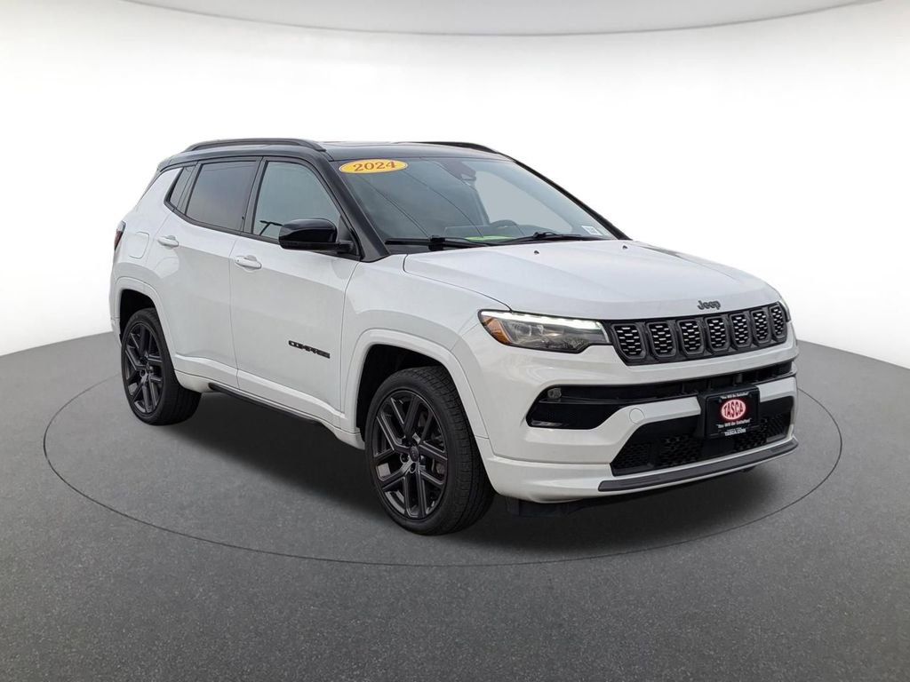 Used 2024 Jeep Compass Limited w/ High Altitude Package image 1