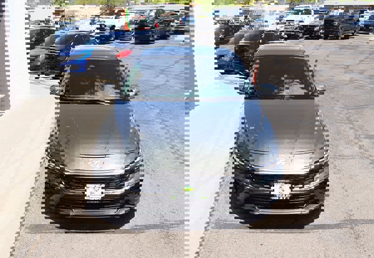 Used 2024 Hyundai Elantra SE image 15