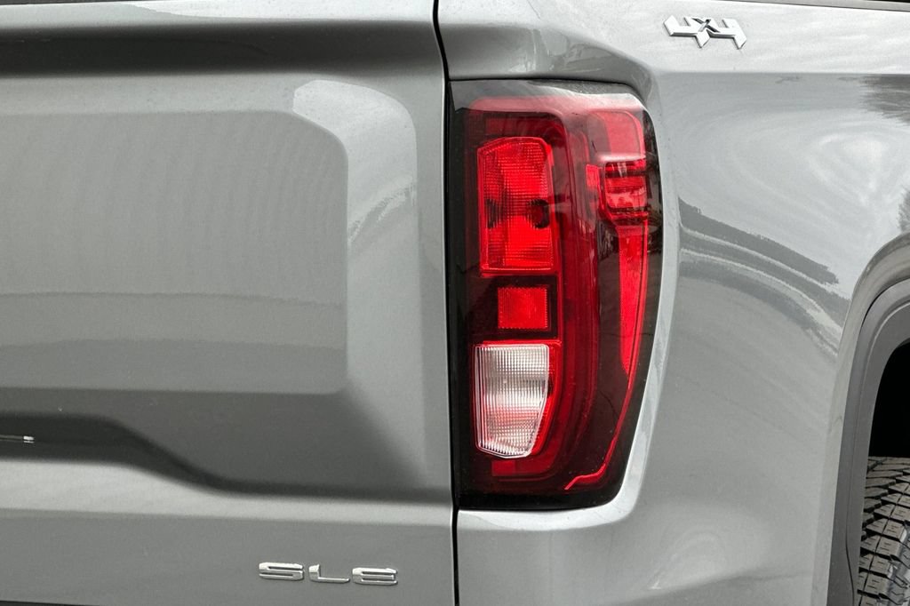 New 2026 GMC Sierra 1500 SLE w/ Preferred Package AWD/4WD image 7