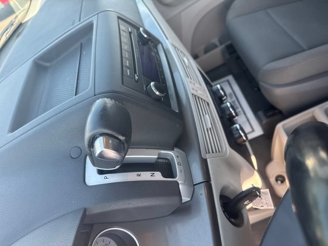 Used 2009 Volkswagen Routan S FWD image 24