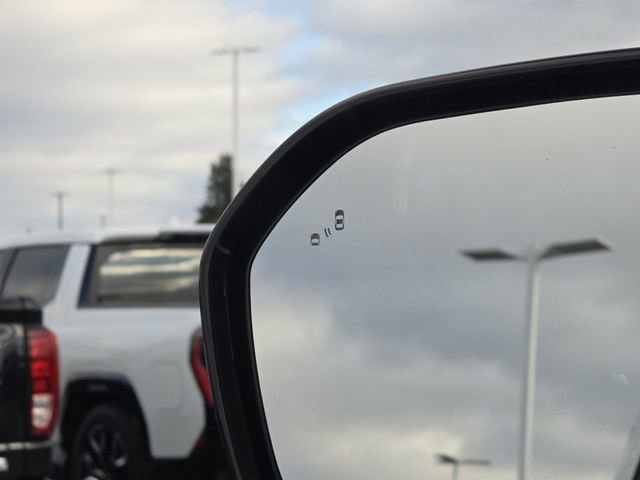 Used 2024 Ford Expedition Max XLT image 7