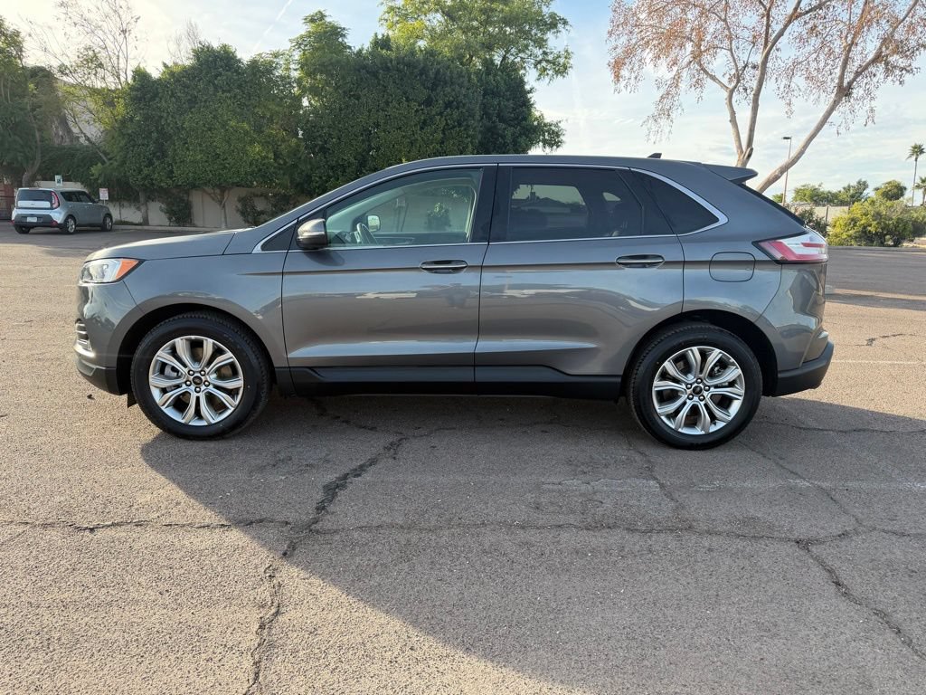 Used 2024 Ford Edge Titanium AWD/4WD image 5
