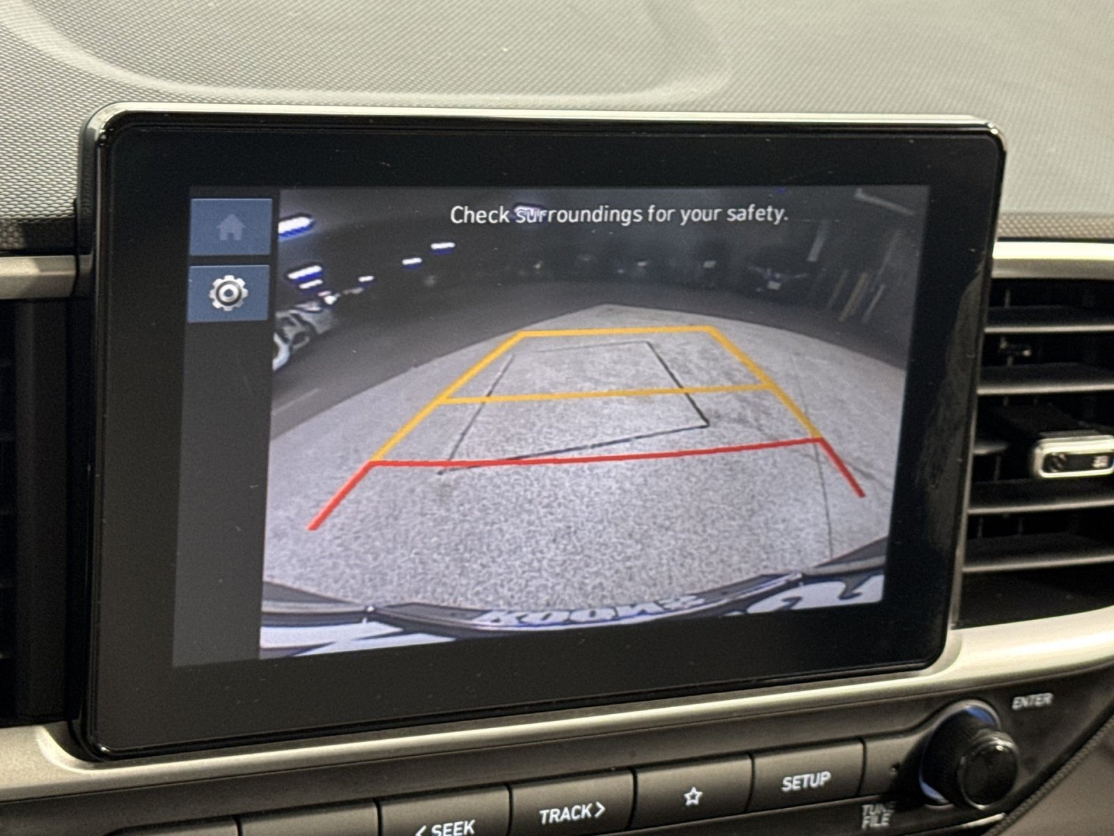 Used 2025 Hyundai Venue SEL FWD image 31