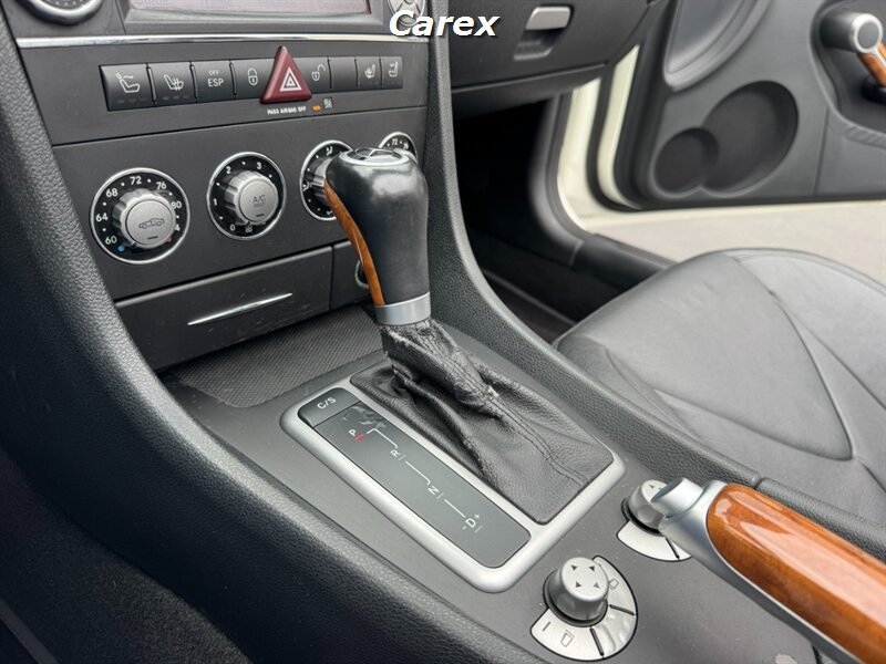 Used 2010 Mercedes-Benz SLK 350 image 28