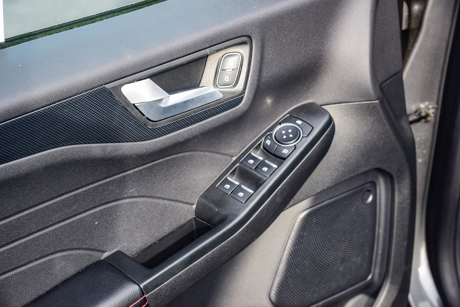 Used 2025 Ford Escape ST-Line w/ Equipment Group 301A image 21