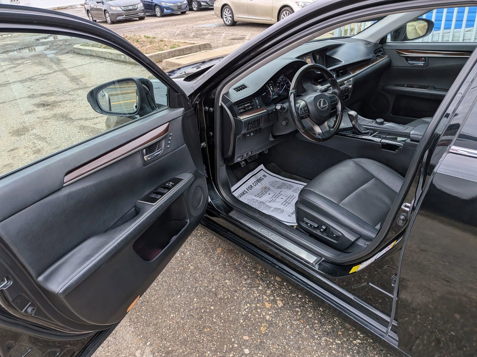 Used 2016 Lexus ES 350 w/ Premium Package w/Wood Trim image 19