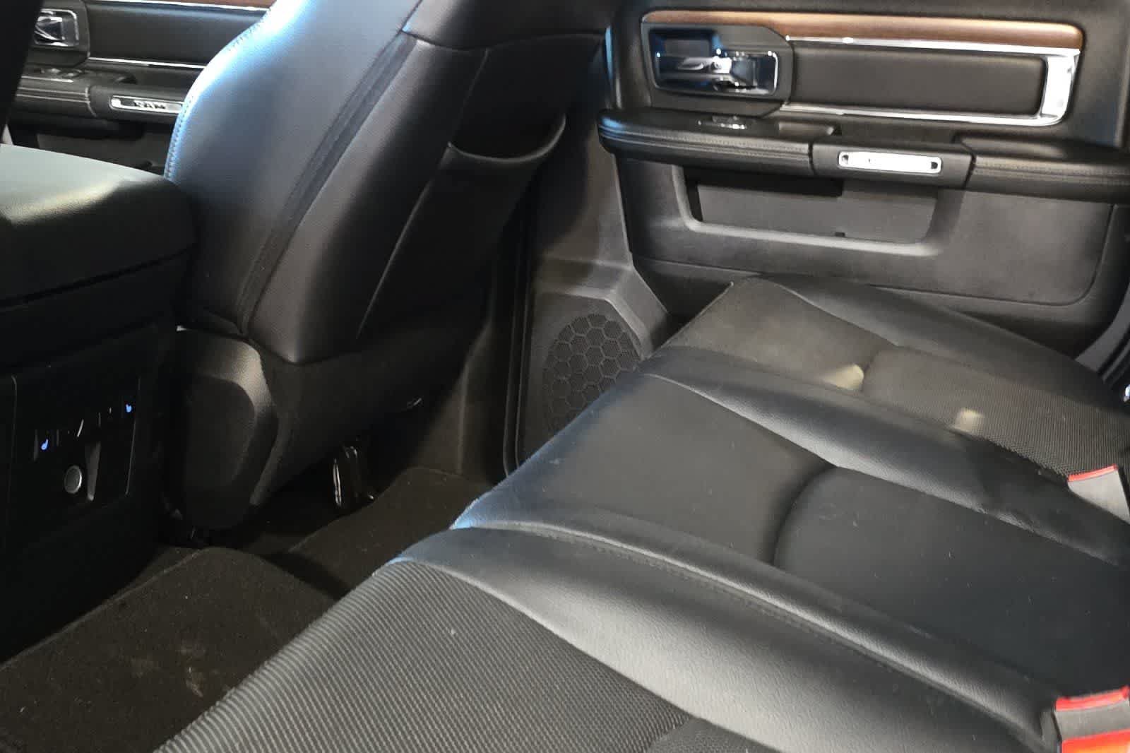 Used 2017 RAM 2500 Laramie w/ Sport Appearance Group AWD/4WD image 5