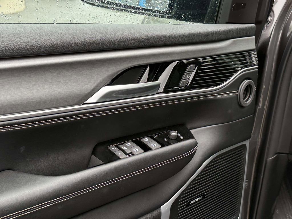 New 2026 Jeep Grand Wagoneer L 4WD w/ Premium Group I image 33