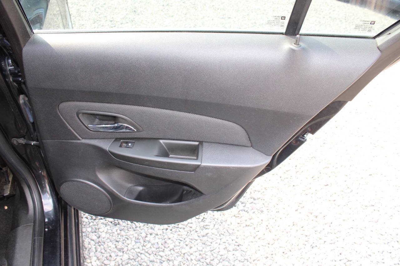 Used 2013 Chevrolet Cruze LTZ w/ Enhanced Safety Package FWD image 23