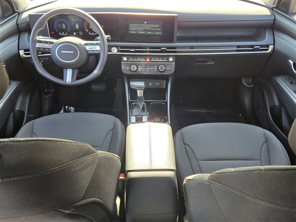 Certified 2025 Hyundai Tucson SE image 12