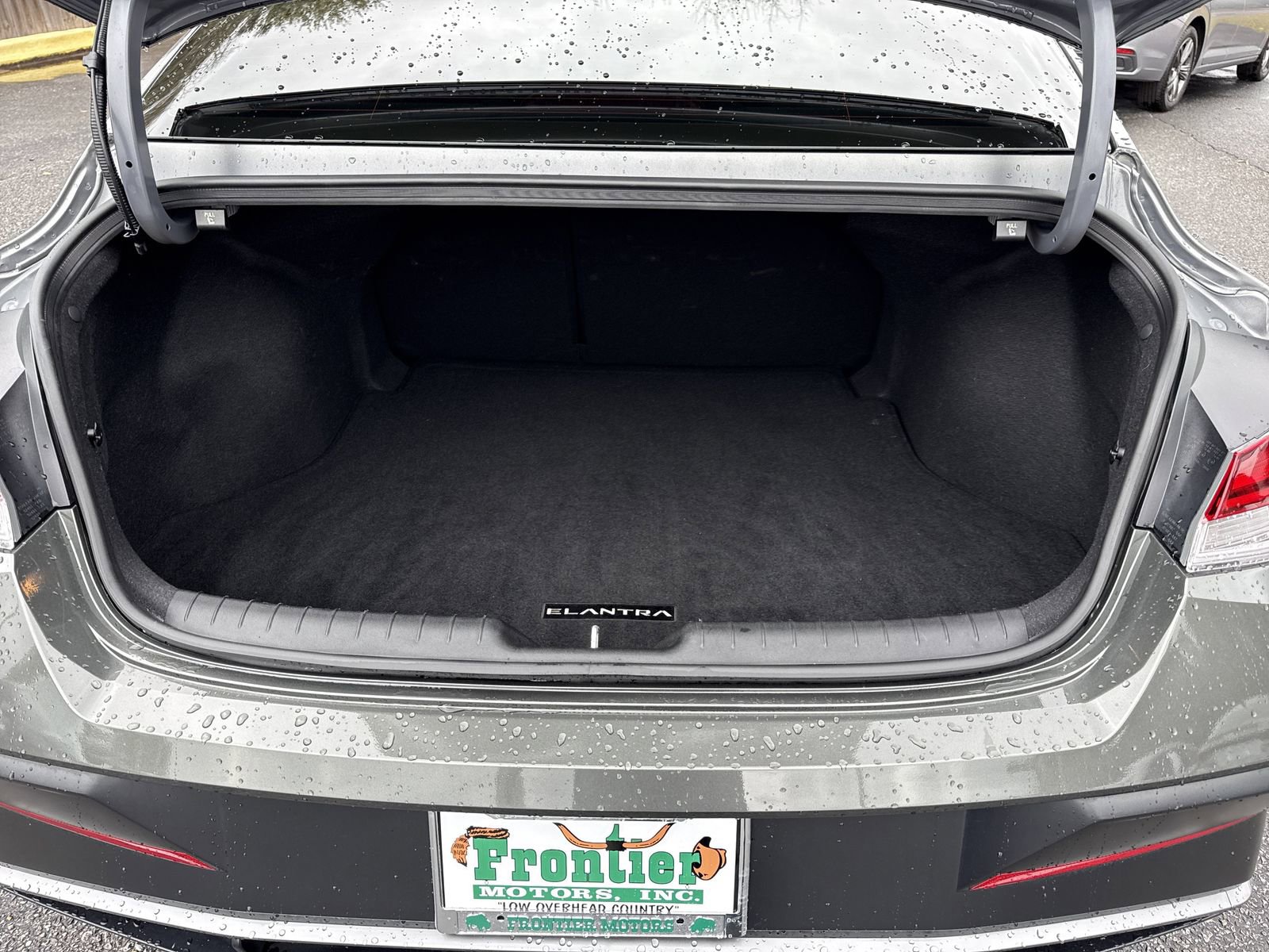 Used 2025 Hyundai Elantra SEL image 30