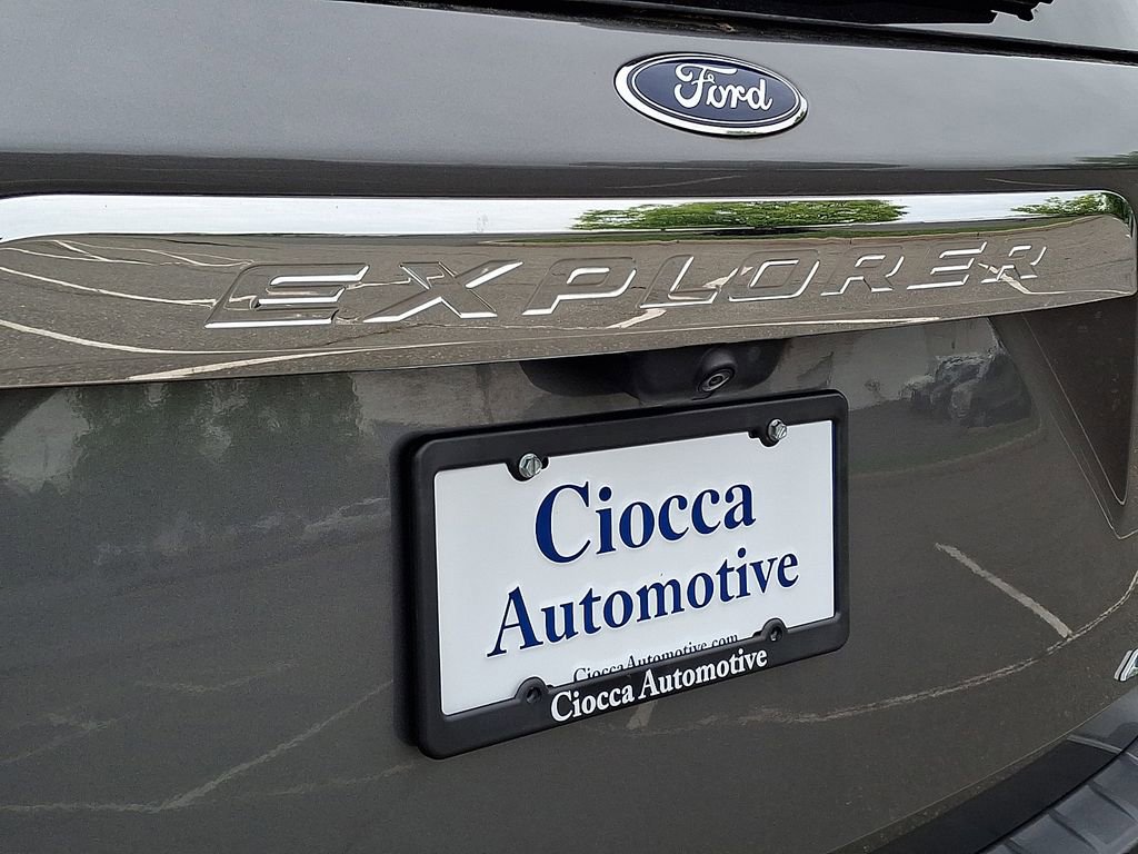 Certified 2023 Ford Explorer XLT w/ Equipment Group 202A AWD/4WD image 33