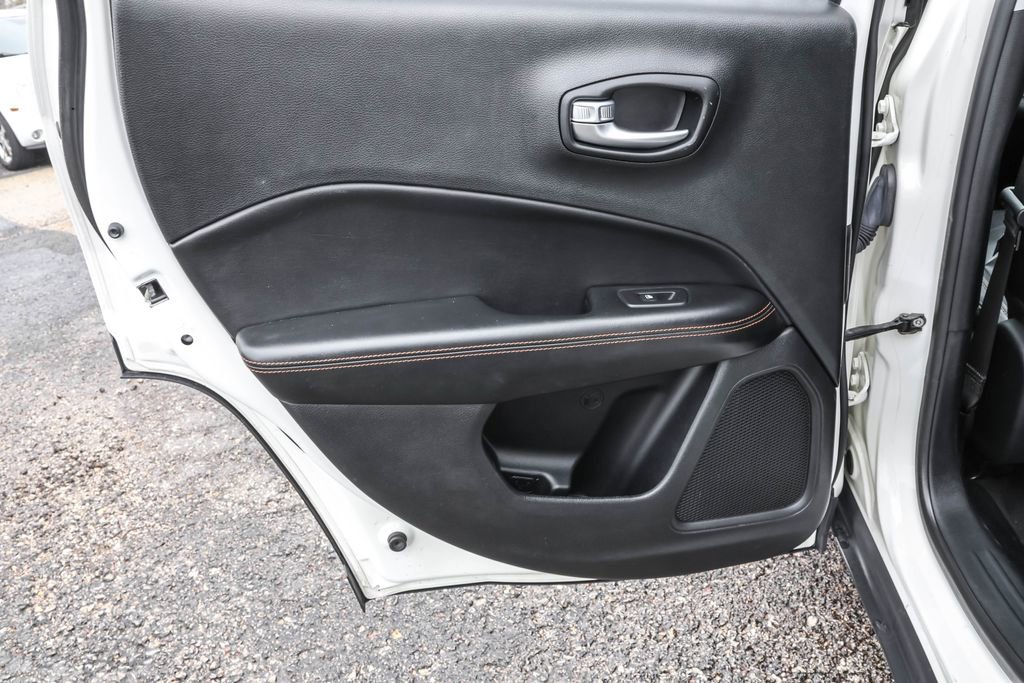 Used 2018 Jeep Compass Limited w/ Navigation Group image 28