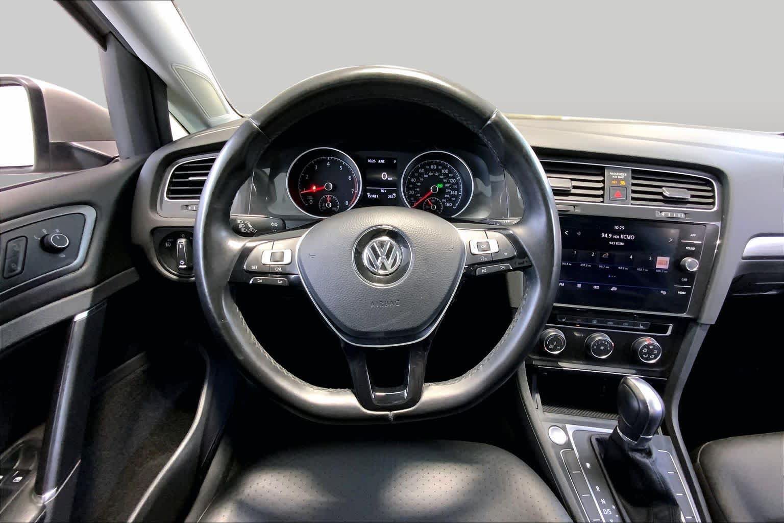 Used 2018 Volkswagen Golf SE FWD image 5