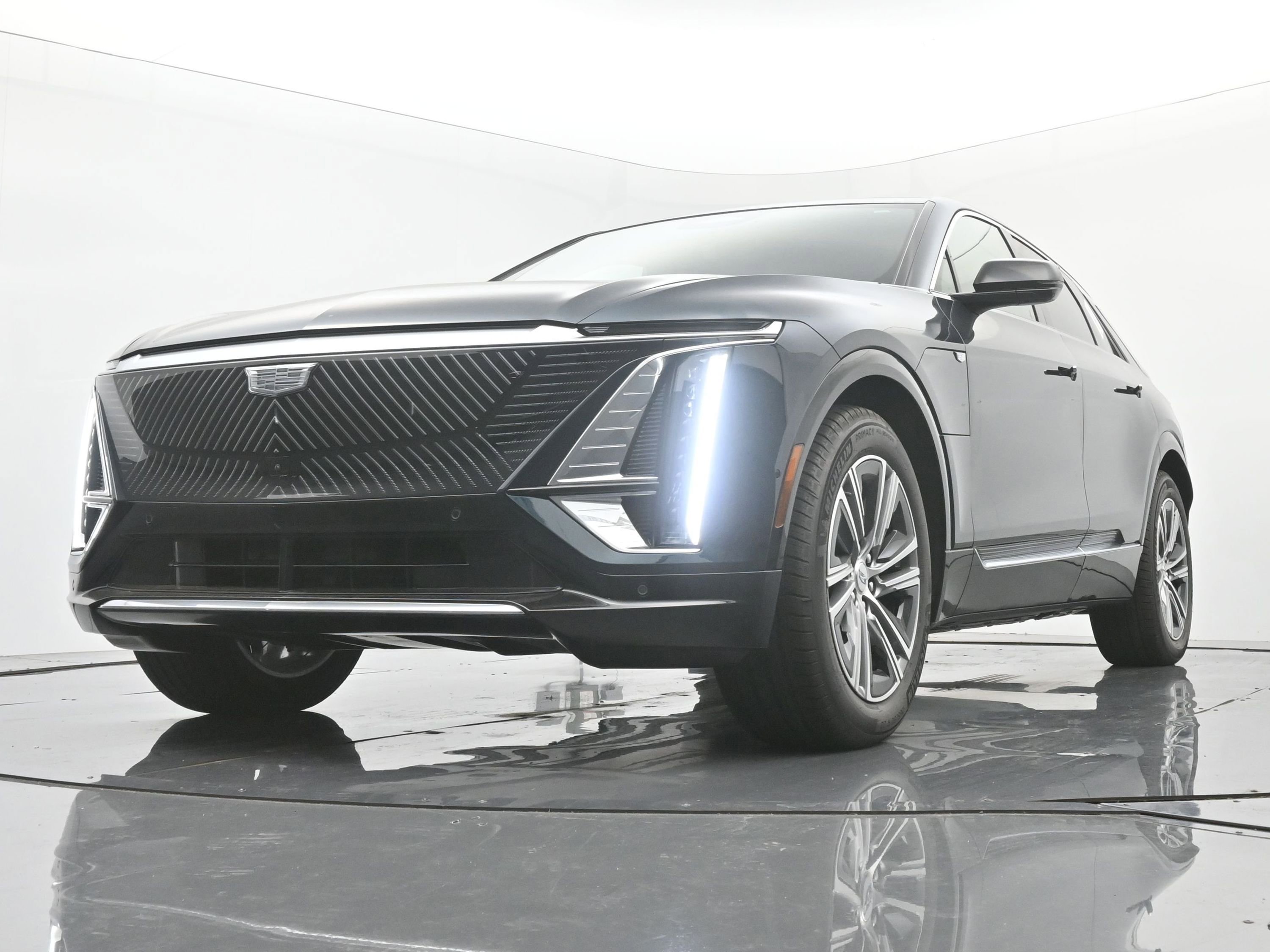 New 2025 Cadillac Lyriq Luxury image 15
