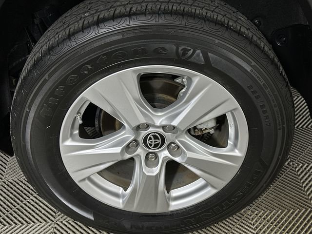 Used 2021 Toyota RAV4 LE AWD/4WD image 34