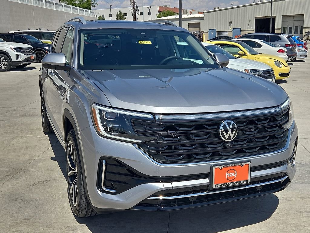 Used 2025 Volkswagen Atlas SEL Premium R-Line image 3