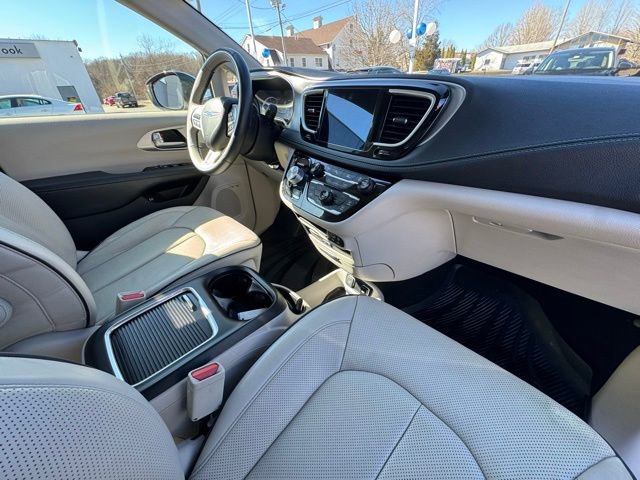 Used 2018 Chrysler Pacifica Limited w/ Advanced Safetytec Group image 29