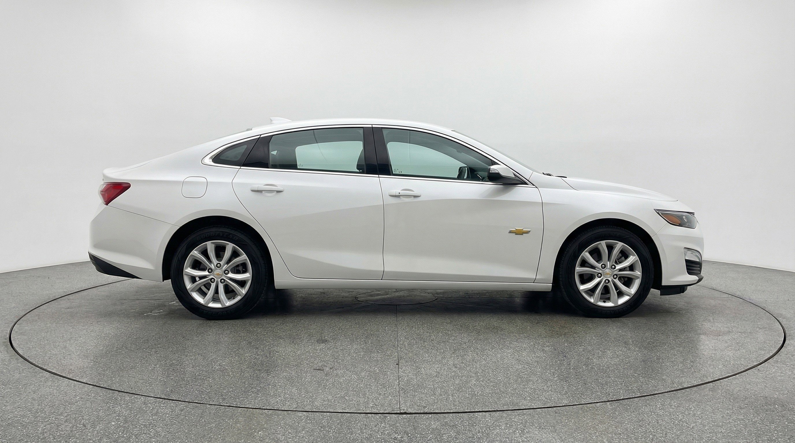 Used 2024 Chevrolet Malibu LT image 11