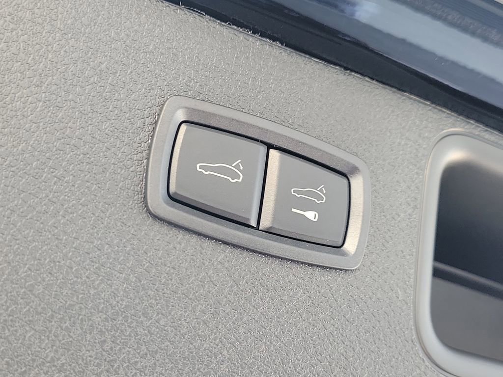 New 2026 Porsche Macan GTS image 18