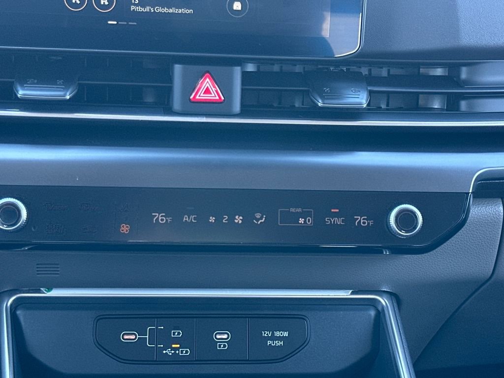 New 2026 Kia Carnival LXS image 24