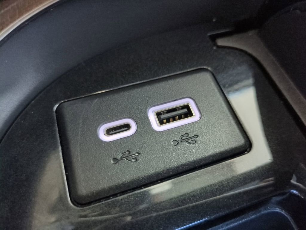 Used 2023 Cadillac Escalade Sport Platinum image 29