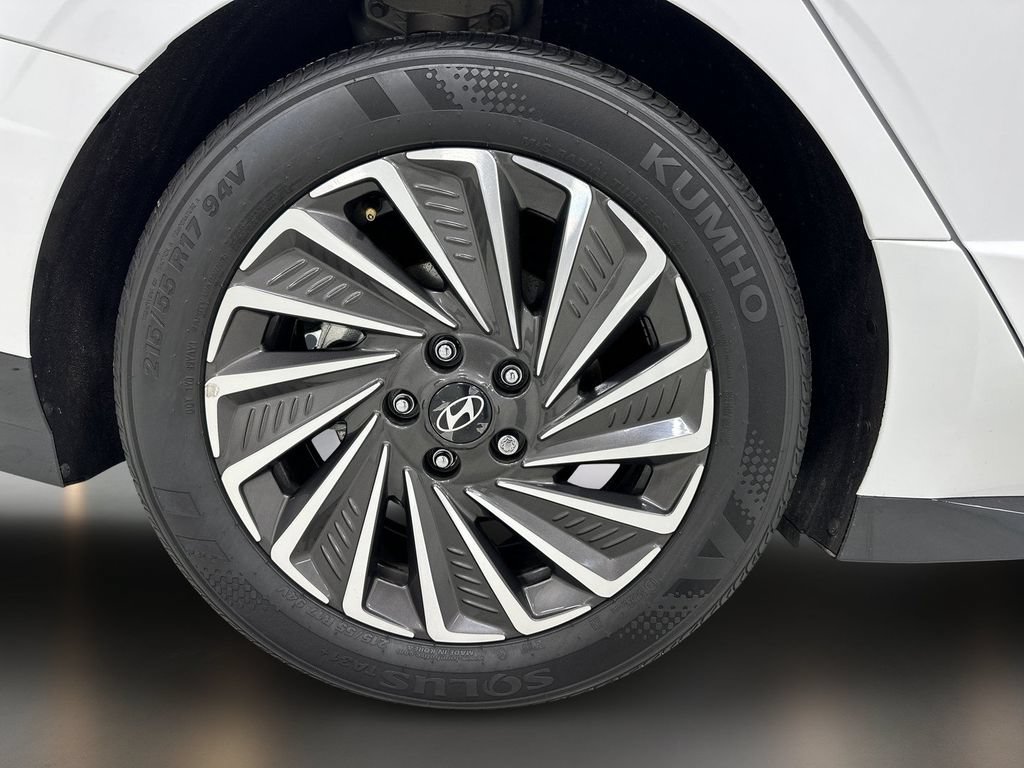 Certified 2025 Hyundai Sonata Limited FWD image 11