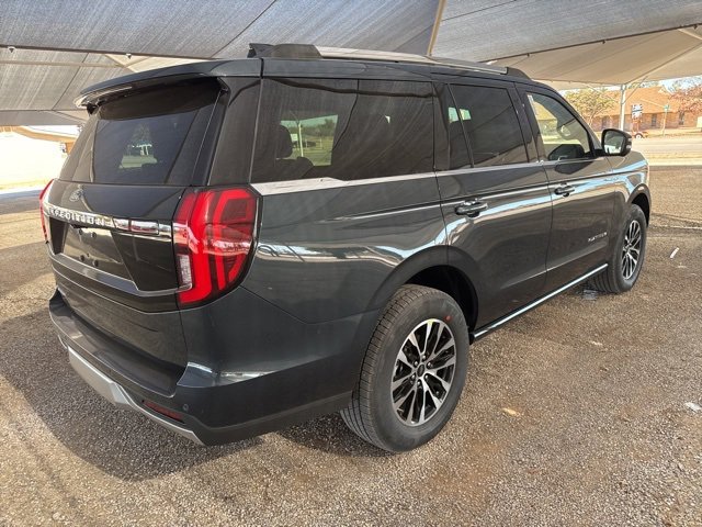 New 2025 Ford Expedition Platinum image 8