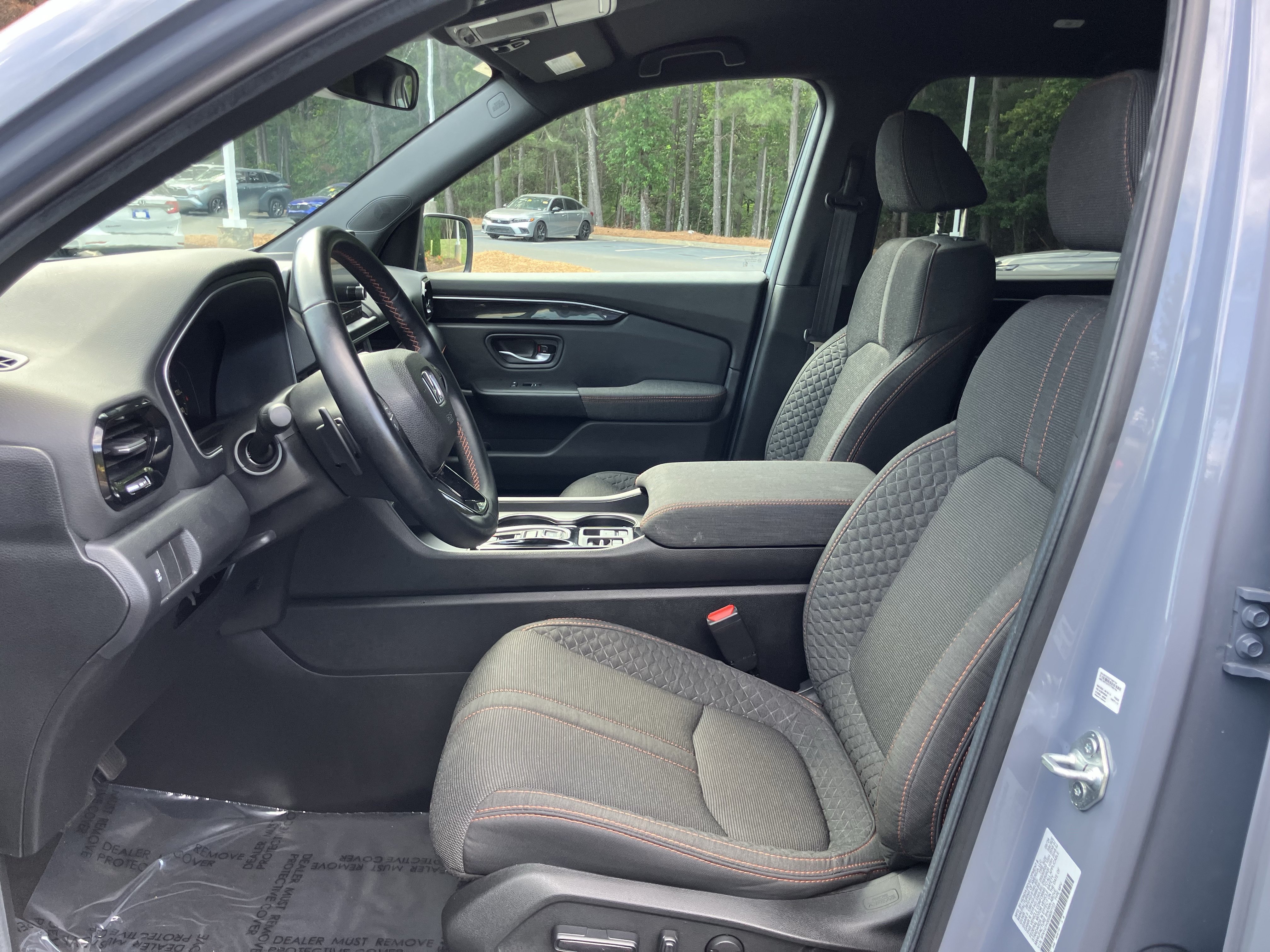 Used 2025 Honda Pilot Sport image 16