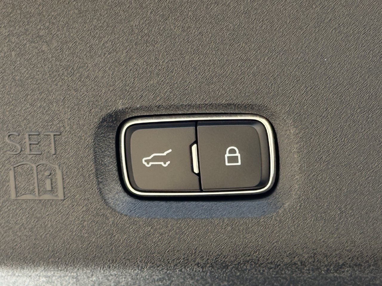 Used 2025 Ford Expedition Platinum AWD/4WD image 32