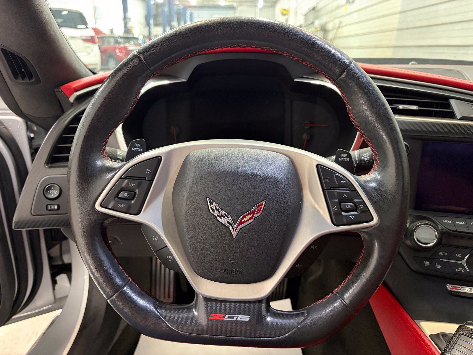 Used 2015 Chevrolet Corvette Z06 w/ 3LZ Preferred Equipment Group RWD image 16