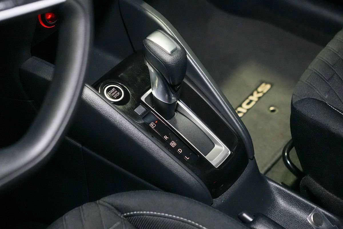 Used 2021 Nissan Kicks S FWD image 16
