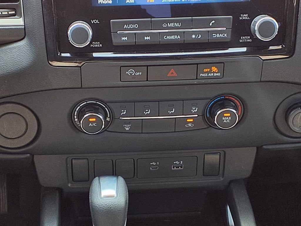 Used 2024 Nissan Frontier SV image 16